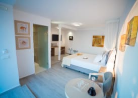 Kratiras View Luxury Suites 3