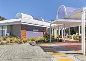 ibis Styles Canberra Eagle Hawk 2
