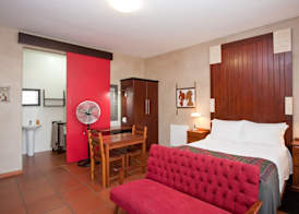 Miles B&B Guest House 4
