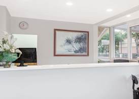 Howard Johnson by Wyndham Vero Beach / Downtown 2