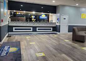 Days Inn by Wyndham Stuart 4