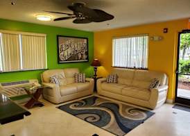 Coastal Inn & Suites 4
