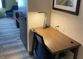 Holiday Inn Express & Suites COLUMBIA-I-26 @ HARBISON BLVD by IHG 5