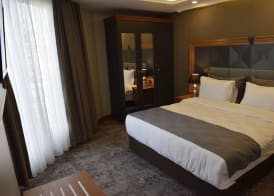 FOUR SEVEN HOTEL 4