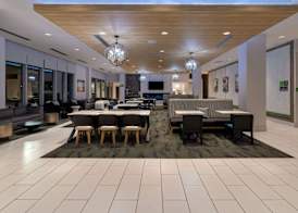 La Quinta Inn & Suites by Wyndham Maricopa Copper Sky 4