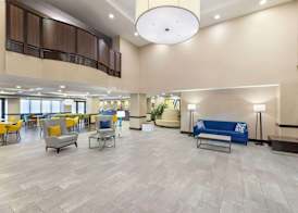 Comfort Inn & Suites Arlington Heights - Schaumburg 2