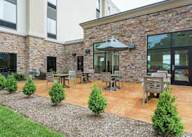 Hampton Inn Cumberland 2