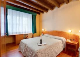 Hotel Corot 5