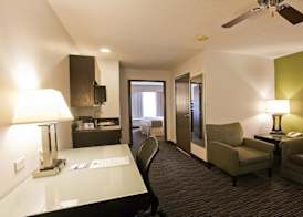 Holiday Inn Express & Suites CHICAGO-DEERFIELD/LINCOLNSHIRE by IHG 3