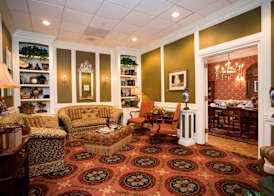 Hotel Roanoke & Conference Center, Curio Collection by Hilton 5