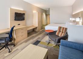Holiday Inn Express CEDAR RAPIDS (COLLINS RD) by IHG 3
