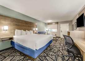 Clarion Pointe 2