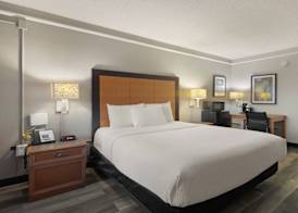 Howard Johnson by Wyndham Sacramento Downtown 5
