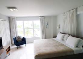 Apartments at 100 Collins 5