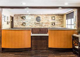 Comfort Inn & Suites Ballpark Area 2