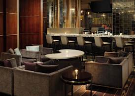 Courtyard Chicago Downtown/Magnificent Mile 4