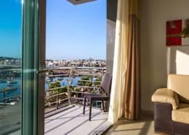 BLUBAY SUITES BY ST HOTELS 4