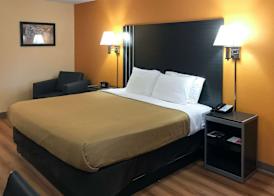 Econo Lodge Purcell 4