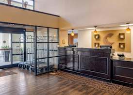Comfort Inn & Suites Lincoln I-20 2