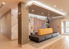 La Quinta Inn & Suites by Wyndham Lake City 3