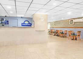 Days Inn by Wyndham Wilkes Barre 2