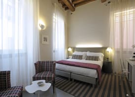 Trevi Palace Luxury Inn 5