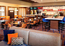 Courtyard by Marriott Rockford 4
