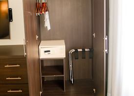 Stain Loft & Suites 5
