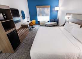 Holiday Inn Express & Suites HUNTSVILLE AIRPORT by IHG 5
