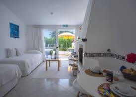 Charming Studio with Pool in Praia da Luz 2