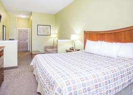 Days Inn & Suites by Wyndham Swainsboro 4