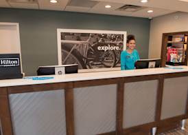 Hampton Inn & Suites Bay City 5