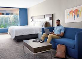 Holiday Inn Express And Suites Sparks Reno East By Ihg 4