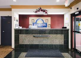 Days Inn by Wyndham Rosenberg 2