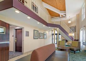 Best Western Plus, The Inn at Hampton 2