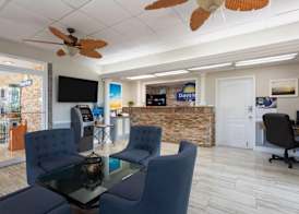 Days Inn by Wyndham Fort Myers Springs Resort 4