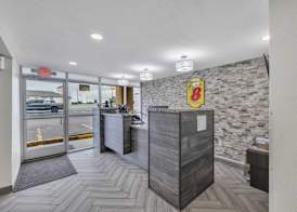 Super 8 by Wyndham Morganton 2