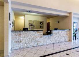 Quality Suites Huntsville Near University 2