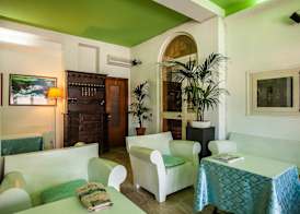 Hotel Villarosa con Vespa Rent 3
