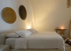 Suite Home Santorini 2