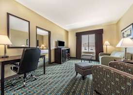 Days Inn & Suites by Wyndham Mineral Wells 5
