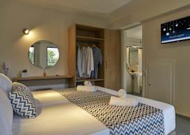 Maistrali Sea View Apartments 4