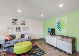 WoodSpring Suites Chicago Addison 2