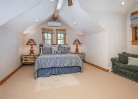 Snowberry by Elevation Accommodations 5