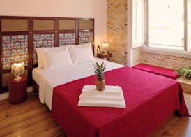 Lisbon Calling Rooms & Studio 2