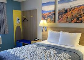 Days Inn by Wyndham Brunswick Bath Area 4