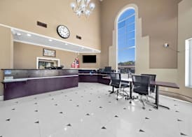 Econo Lodge Inn & Suites Fallbrook Downtown 5