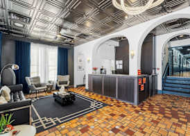 Nine20 Collins Apartments by Lowkl 2