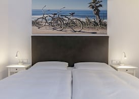Beach Hotel California 4