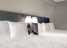 Hampton Inn & Suites Burlington, Ontario, Canada 4